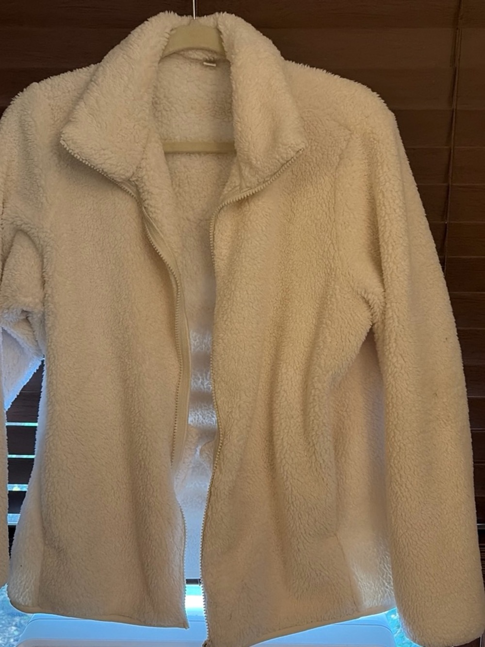 Uniqlo Cream Sherpa Zip-Up Jacket